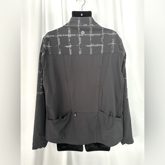 Lululemon Athletica Black and Gray Windbreaker with Reflective Elements (738) - Picture 3 of 17